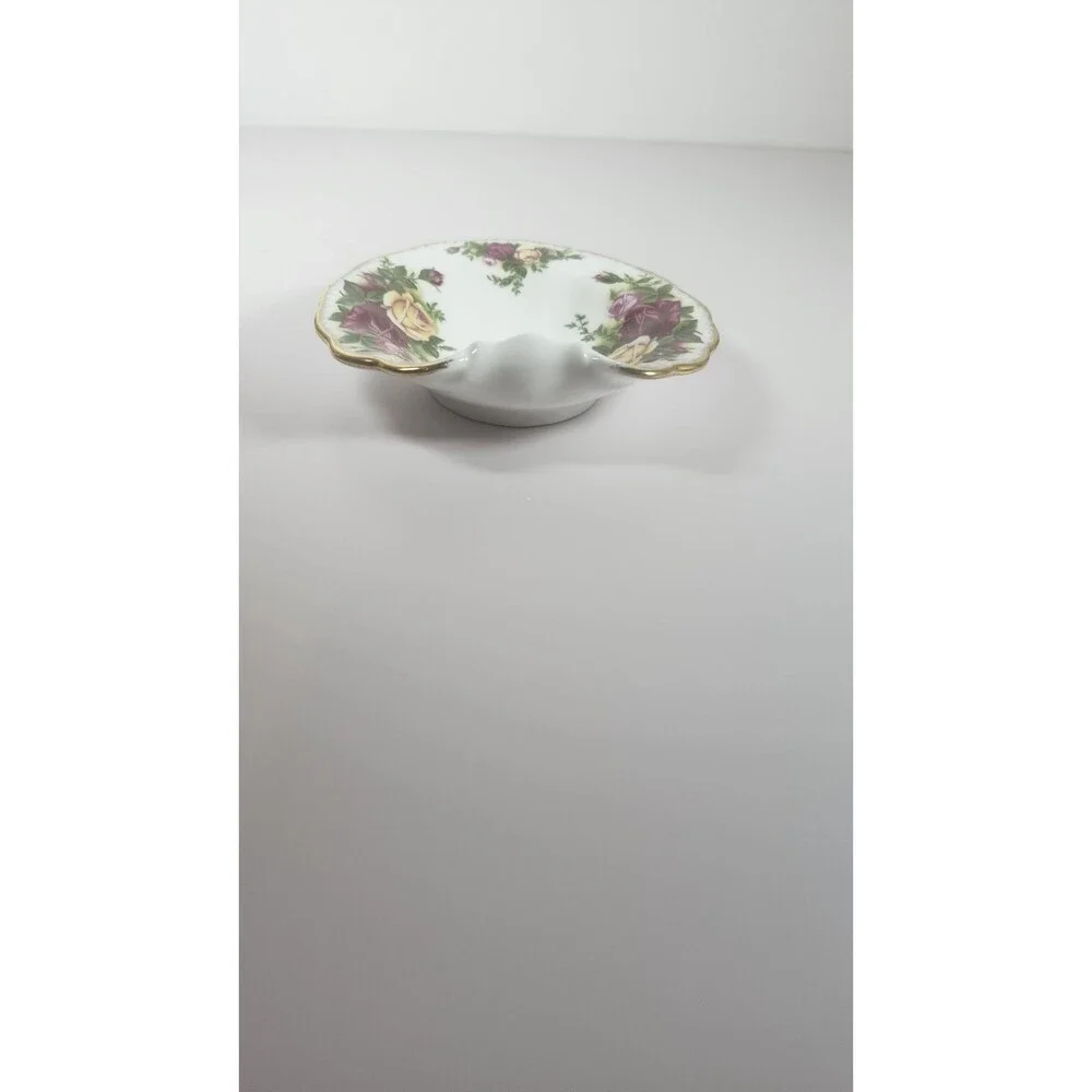 Royal Albert Old Country Roses Shell Tray 4.75x4.25